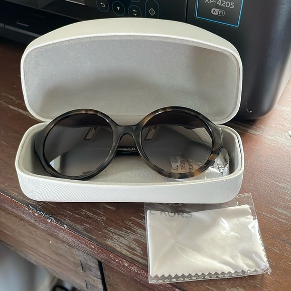 Michael KorsMK2035 seaside getaway round brown tortoise sunglasses 321013 wcase